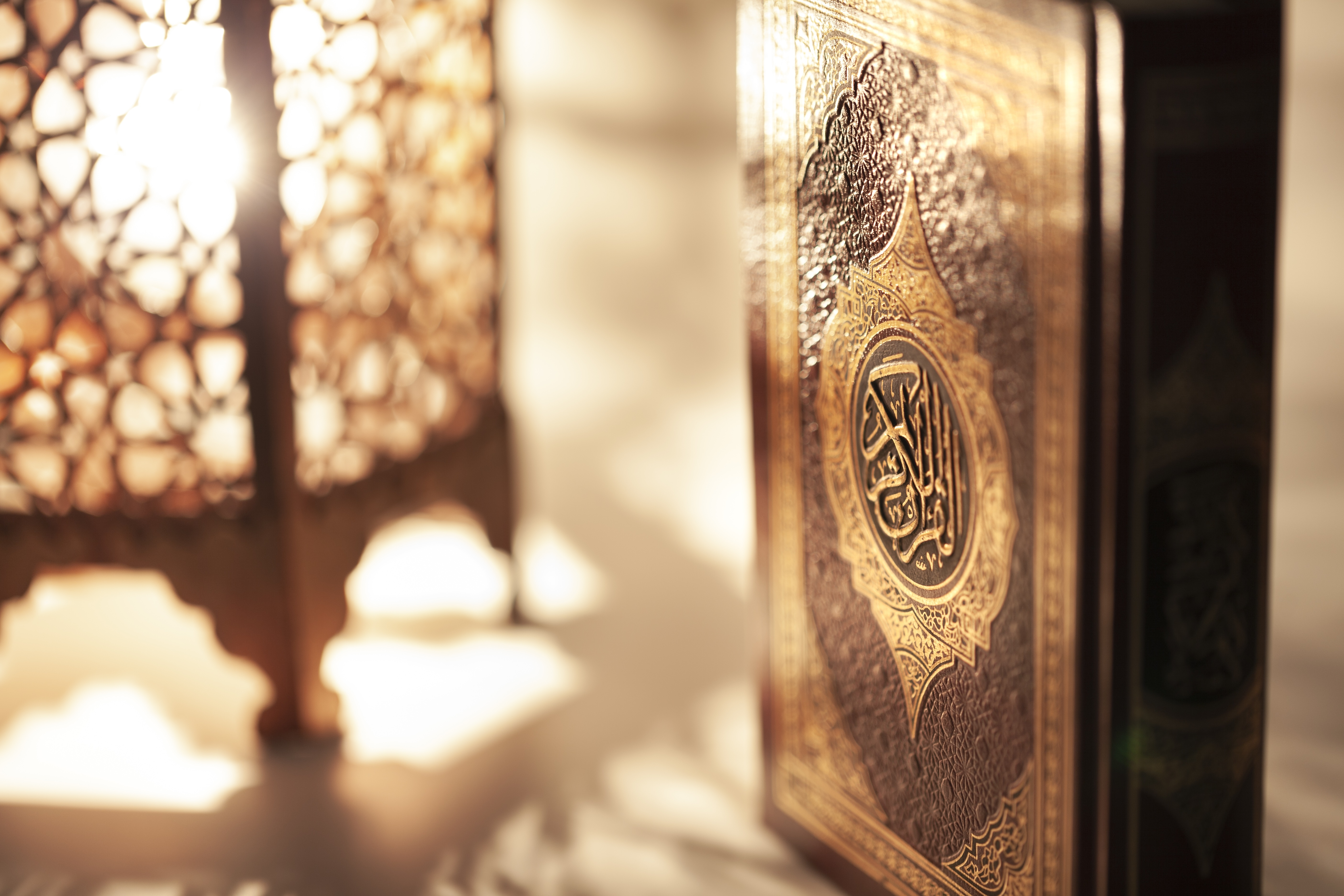 ادعاء أن معجزات عيسى - عليه السلام - سحر وشعوذة وخداع