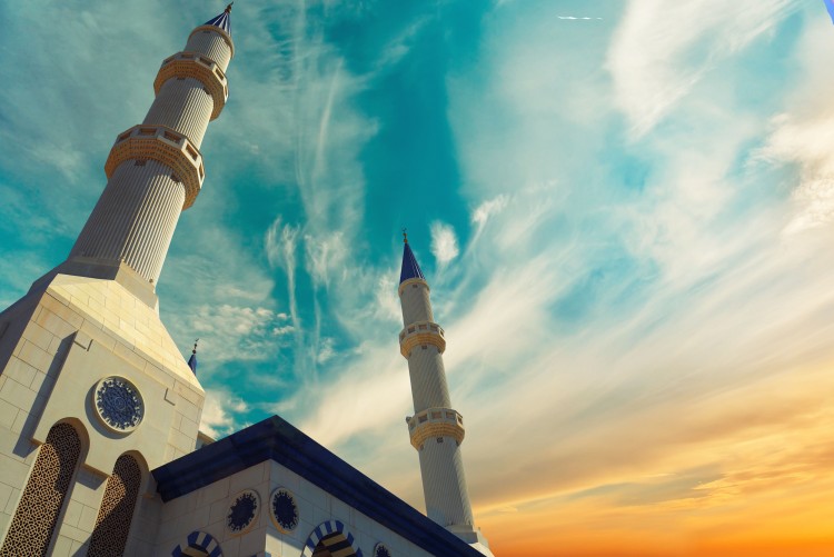 إنكار تفرد الله - عز وجل - بالألوهية والوحدانية