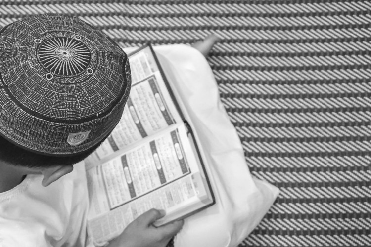 دعوى خطأ القرآن في قصة تآمر إخوة يوسف - عليه السلام - عليه والمكر به