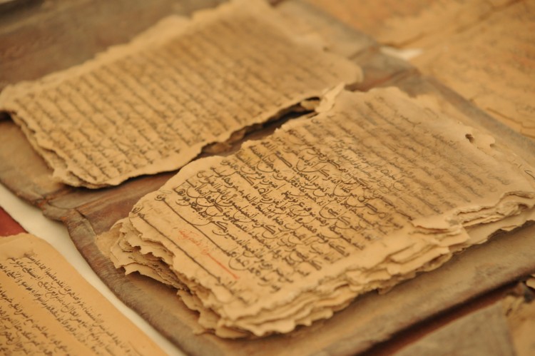 الزعم أن آدم وحواء - عليهما السلام - قد أشركا بالله تعالى