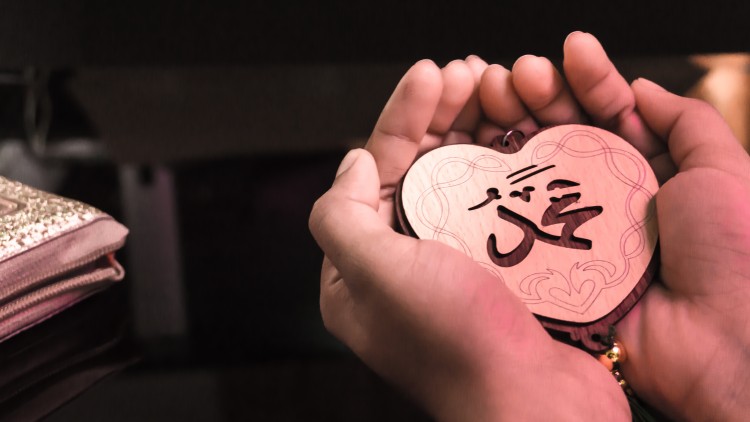الزعم أنه لا حكمة من إرسال الرسل والأنبياء
